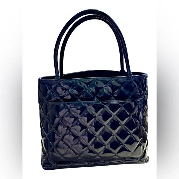 Auth CHANEL medallion tote glossy patent leather Black quilted CC vintage Bag - Picture 14 of 16